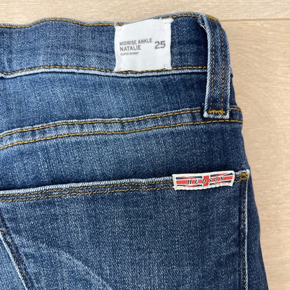 Hudson jeans size 25 in excellent shape. - Picture 3 of 7